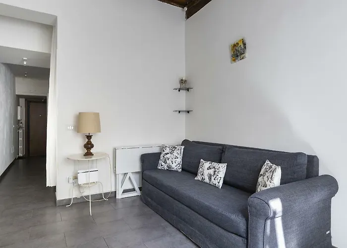 Emma's Borgo, Vatican
