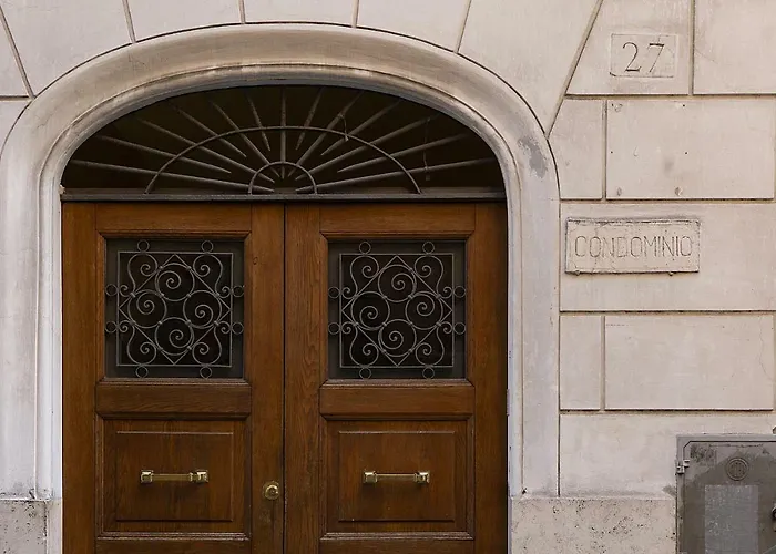 Emma's Borgo, Vatican